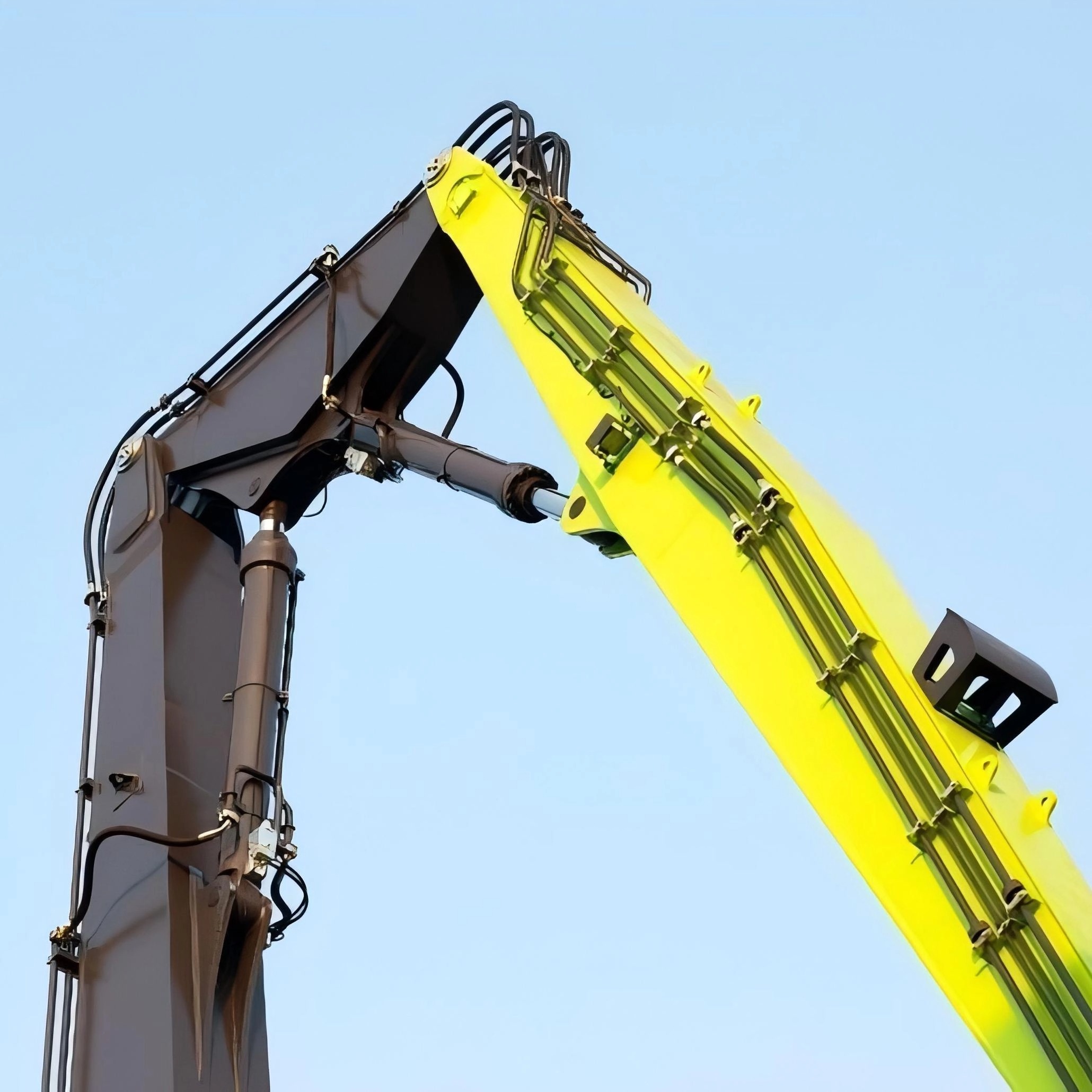 High-reach demolition machine